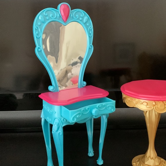 Diamond Castle Furniture - Picture 2 of 9